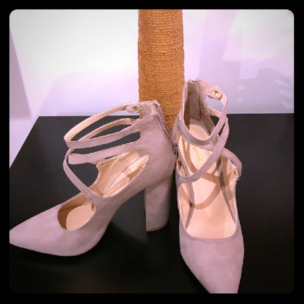 💋CHUNKY NUDE HEELS